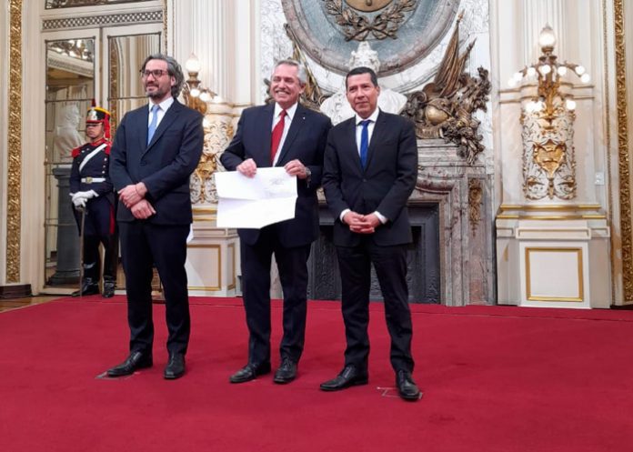 Presentan cartas credenciales del embajador de Nicaragua en Argentina