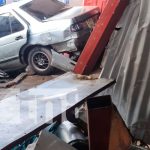 Furgón y carro se estrellan contra un taller en Estelí Furgón y carro se estrellan contra un taller en Estelí