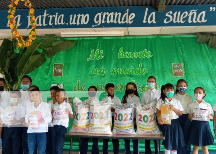 222 Merienda escolar llega al centro Félix Rubén García Sarmiento en Managua