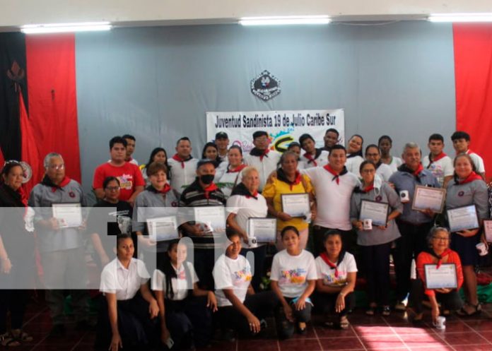 Alfabetizadores recibieron reconocimiento en Bluefields