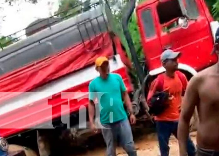 3 Con un pulmón perforado resultó jovén al explotar llanta de camión en Jinotega