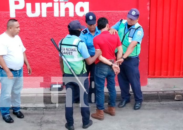 3 Capturan a supuesto sujeto que robó un celular a una joven en Juigalpa