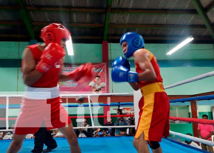 Realizan velada boxística en el gimnasio Roger Deshon, Managua