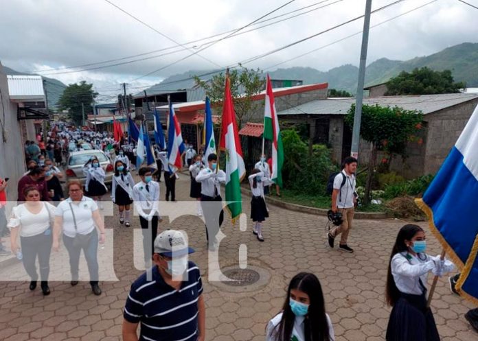 Centros educativos de Jinotega celebran a la patria con desfiles