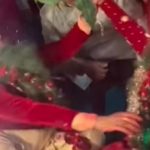 «Increíble» En pleno banquete de boda la pareja se agarra a «pencasos» Novia estaba sumamente molesta con esposo en la boda