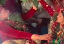 «Increíble» En pleno banquete de boda la pareja se agarra a «pencasos» Novia estaba sumamente molesta con esposo en la boda