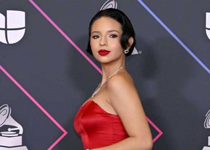 angela ¡Idénticas! Ángela Aguilar encuentra a su clon de niña (FOTO)