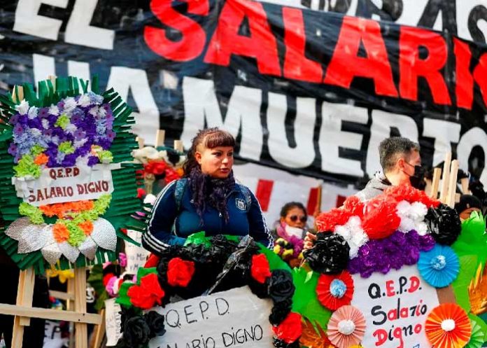 En Argentina trabajadores protestan por la 