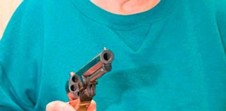 Anciana le "vuela la cabeza" de un balazo a ladrón en Argentina