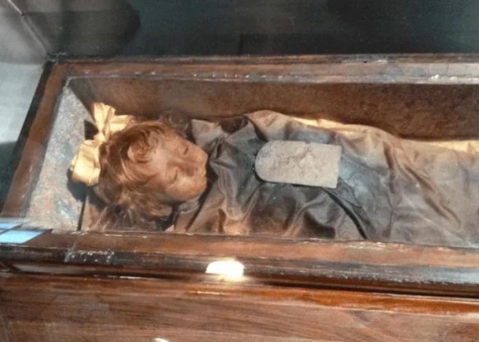 Historia de Rosalía Lombardo comenzó en Italia en 1918