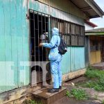 Brigadistas de la salud aplican BTI en el barrio Isaías Gómez en Managua Aplicación del BTI en barrios de Managua