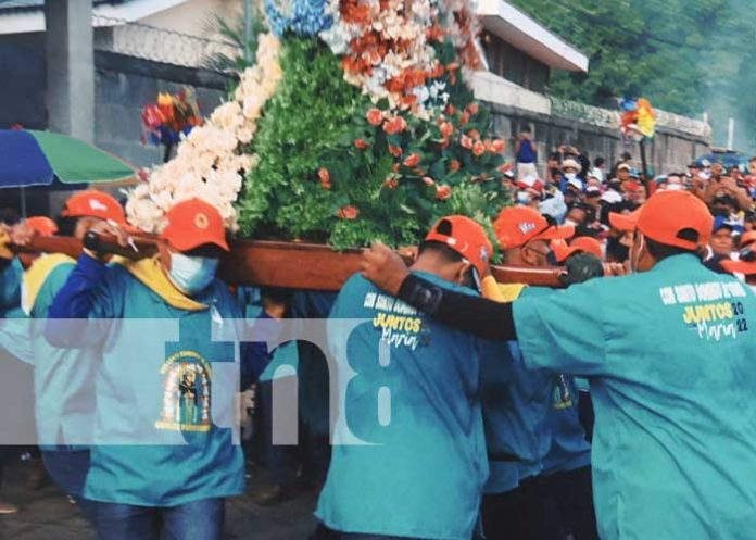 Es una verdadera tradición la de los cargadores de Santo Domingo en Managua