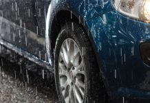 ¿Será alguna señal divina en el carro?