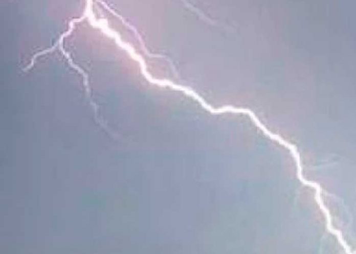 china4 ¡No le convenía! Novio muere en plana boda por el impacto de rayo en China