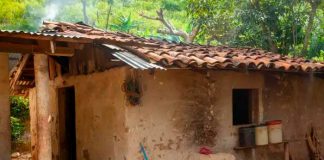 Le arrebatan hijos a mujer por vivir en malas condiciones en Colombia