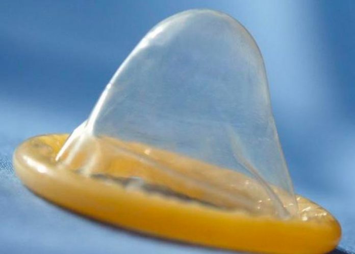 condon Los síntomas incluyen ceguera, parálisis y demencia