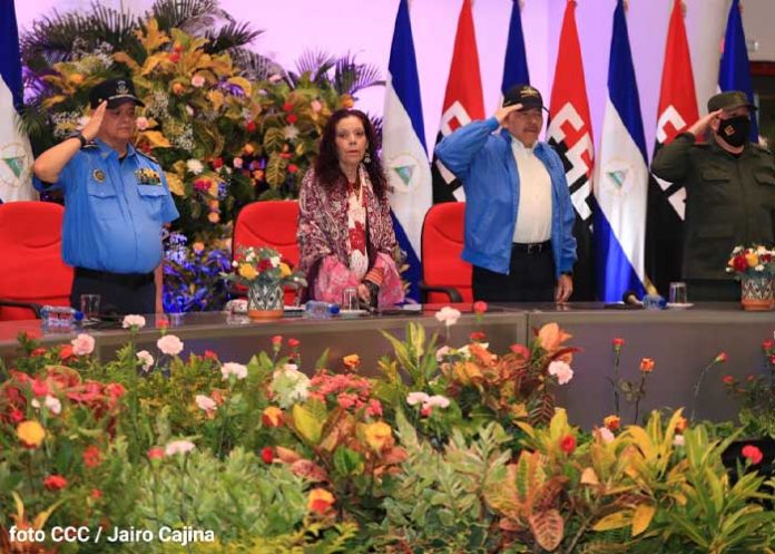 daniel-06 Presidente Daniel Ortega en acto del 43 aniversario de la Fuerza Aérea de Nicaragua