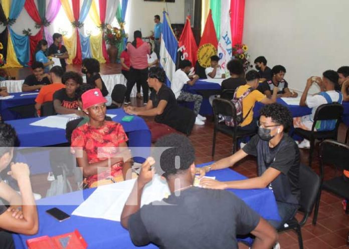 Torneo de dominó en Bluefields en honor a la alfabetización