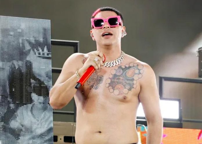 Eso de enseñar demás ya le está gustando a Eduin Caz