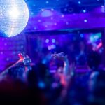 ¡Pánico en España! Investigan ataques con agujas a mujeres en discotecas ¡Pánico en España! Investigan ataques con agujas a mujeres en discotecas