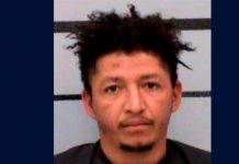 Mujer atropella ha degenerado por agredir sexualmente a su hijo en Texas Mujer atropella ha degenerado por agredir sexualmente a su hijo en Texas