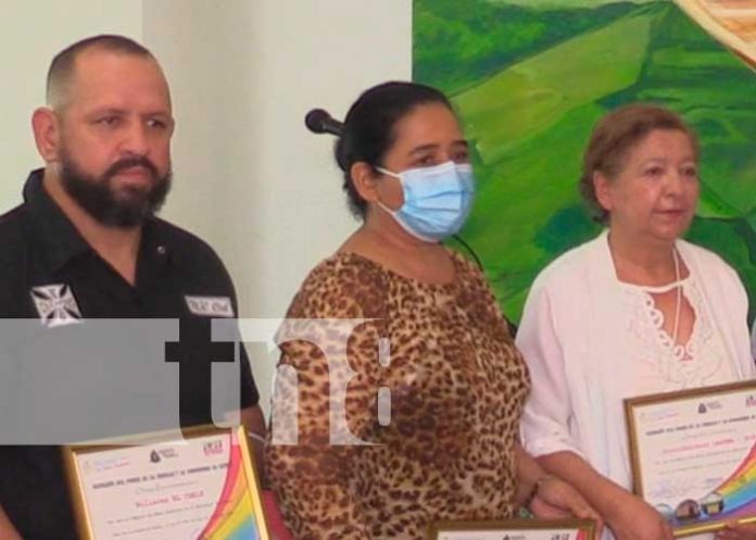 En Estelí reconocen a los propietarios de los negocios más antiguos