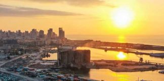 Colapsan silos en Beirut, dos años después de la devastadora explosión