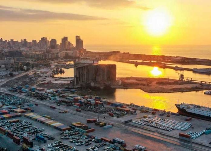 Colapsan silos en Beirut, dos años después de la devastadora explosión