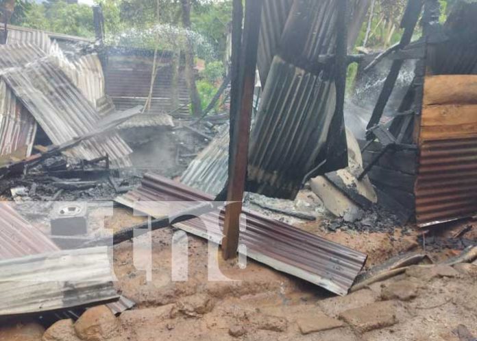 Incendio reduce a cenizas una vivienda en San Ramón, Matagalpa