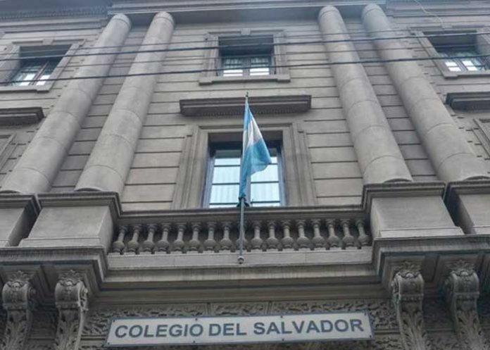Colegio Jesuita donde el papa impartió clases es acusado de encubrir abusos sexuales