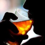 ¡Que se "harten más guaro"! Esta es la curiosa campaña "Kenpai" de Japón