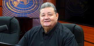 "Detalles del Momento" Por: Moisés Absalón Pastora
