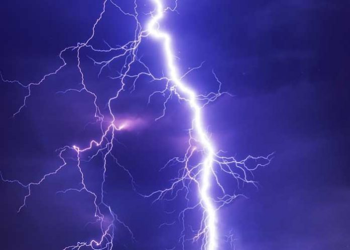 Imagen referencial de un rayo