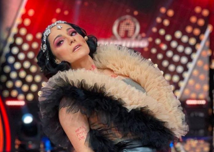 lola Lola Cortés muestra su sorpresa e inconformidad