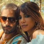 “Ay, esa toalla como estorba”, escribieron a Maluma