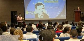 Médicos nicaragüenses celebran su día