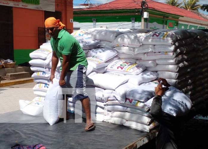 Distribución de merienda escolar en Nandaime