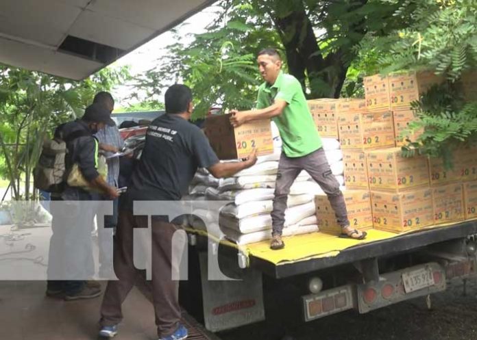 Entrega de merienda escolar en la Isla de Ometepe