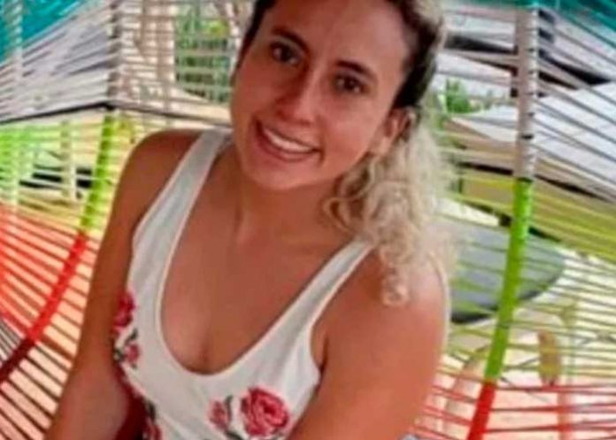 A plena luz del día secuestran a joven mientras atendía su negocio en México