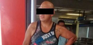 Por andar de "rabo verde" le arrancan la oreja en el metro de México
