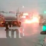 Cableado eléctrico toma fuego durante aguacero en Managua (VIDEO) Situación tensa se vivió cerca del Mayoreo, Managua, por el cableado eléctrico