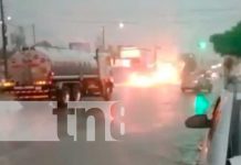 Cableado eléctrico toma fuego durante aguacero en Managua (VIDEO) Situación tensa se vivió cerca del Mayoreo, Managua, por el cableado eléctrico