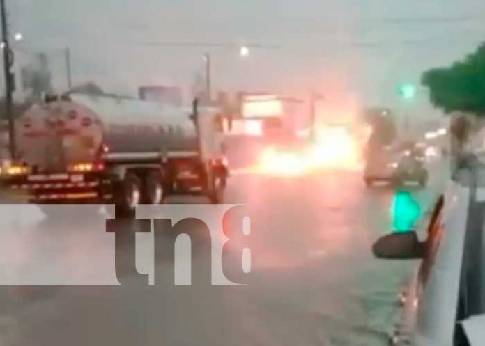 Situación tensa se vivió cerca del Mayoreo, Managua, por el cableado eléctrico