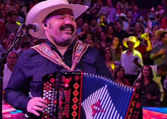 Pepe Aguilar y Ricky Muñoz entregan todo su talento 