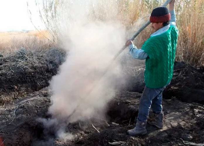 ¡Agonizantes días para la humanidad! Humo hirviendo sale de la tierra en Argentina