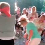 Le reiniciaron el Windows: Señora recibe golpe en fiesta de cumple (TikTok) TikTok no deja de sorprendernos con sus contenidos