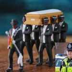 ¿Inventarías que se murió tu novia para no ir al pegue? Este policía lo hizo Policía se hace viral en Inglaterra por fingir la muerte de su novia falsa