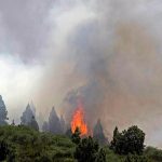 Alrededor de 700 personas evacuadas tras incendio forestal en España Alrededor de 700 personas evacuadas tras incendio forestal en España