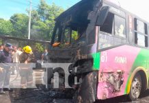 Ruta 104 agarra fuego en el sector del mercado Roberto Huembes Policía Nacional se presentó al Roberto Huembes