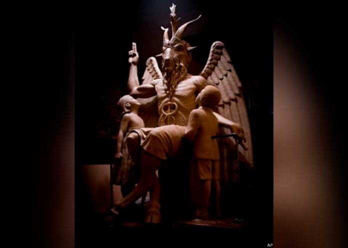 satanico7 Tenebrosos detalles de las festividades del templo satánico en Arkansas